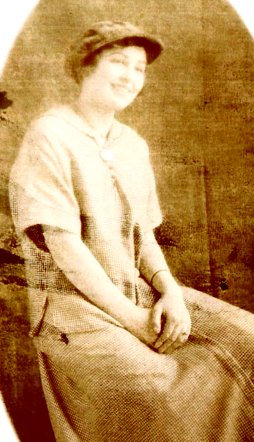 Pearl Hulett -- 19 yrs (Abt 1916)