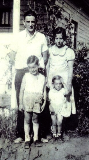 Hulett Family -- 1933